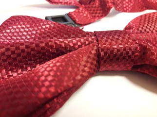 Kaklasaites - Kaklasaite tauriņš  sarkans